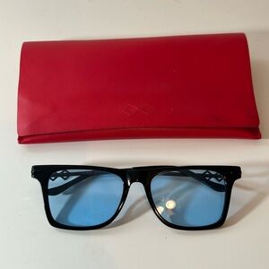 Karen Wazen Harper 2.0 Sunglasses Women’s Size
WIDTH 14.2 CM Lens Size 5.0 CM